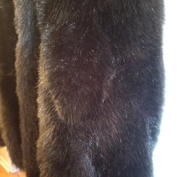 American Signature faux mink coat - Picture 4 of 5